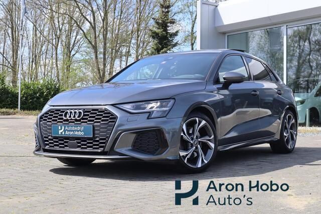 Grijs, metallic lak Gebruikt 2021 Audi A3 Sportback S-Line Hatchback | € 29.950 (Eerlijke prijs) - Afbeelding 1/4