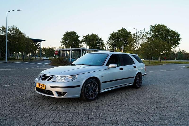 Grijs Gebruikt 2004 Saab 9-5 Aero Stationwagen | € 23.500 - Afbeelding 1/4