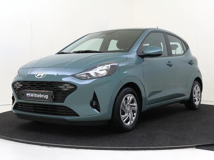Groen Occasion 2023 Hyundai i10 Comfort Hatchback | € 15.425 (Eerlijke prijs) - Afbeelding 1/3