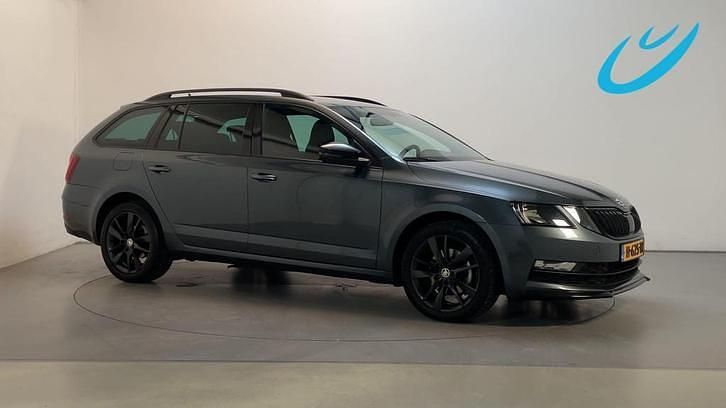 Grijs Occasion 2020 Skoda Octavia Business Line Stationwagen | € 15.400 (Eerlijke prijs) - Afbeelding 1/4