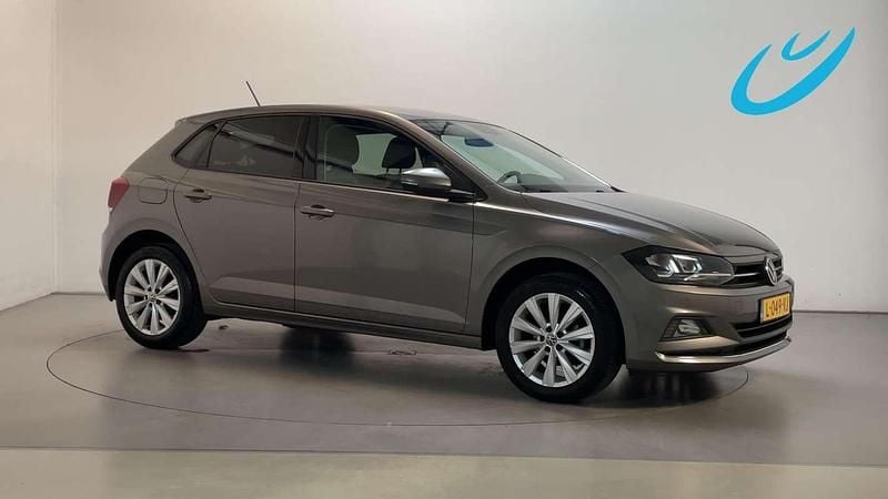 Grijs Gebruikt 2021 VW Polo Highline Hatchback | € 15.250 (Goede deal) - Afbeelding 1/3
