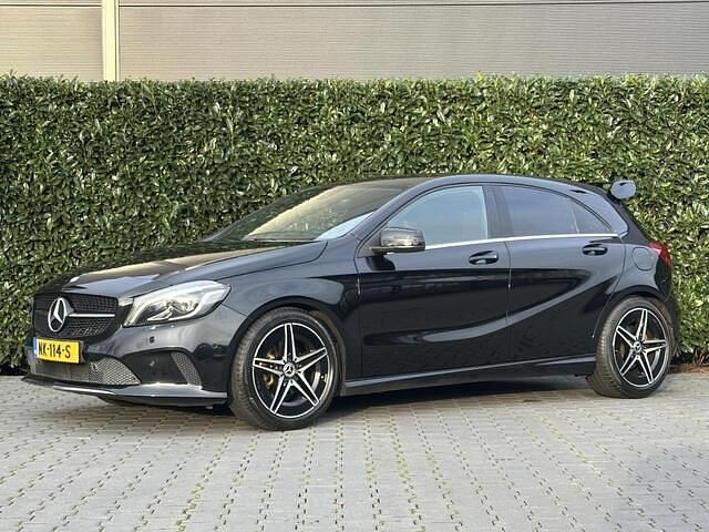 Zwart Occasion 2017 Mercedes A180 Business Hatchback | € 13.950 (Eerlijke prijs) - Afbeelding 1/4