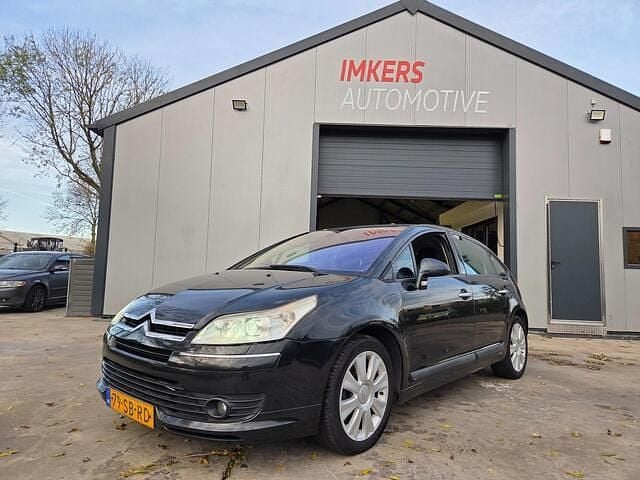 Zwart Gebruikt 2005 Citroën C4 Exclusive Hatchback | € 2.250 - Afbeelding 1/4