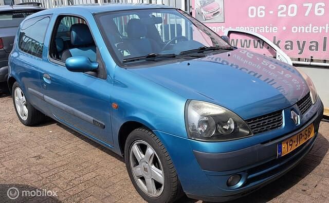 Blauw Gebruikt 2002 Renault Clio II Expression Hatchback | € 900 (Eerlijke prijs) - Afbeelding 1/4