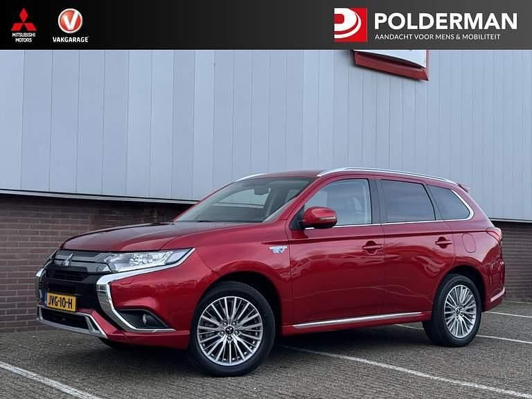 Rood Occasion 2020 Mitsubishi Outlander P-HEV Intense SUV | € 22.950 (Goede deal) - Afbeelding 1/4