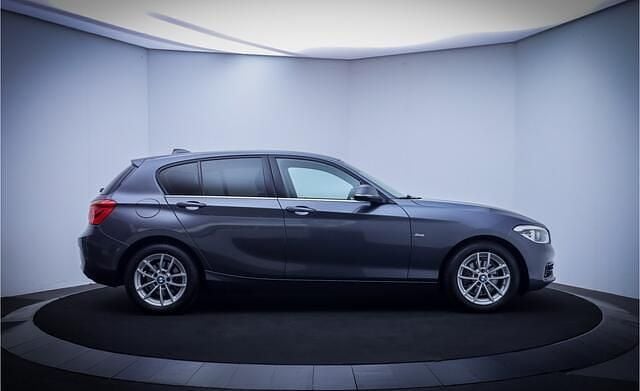 Occasion BMW 118 Executive 136 PK (100 kW) 2018 Grijs Hatchback