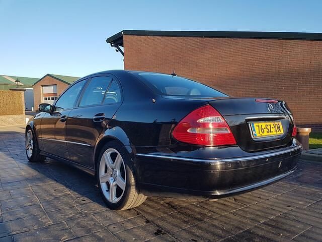 Occasion Mercedes E220 Avantgarde 150 PK (110 kW) 2005 Zwart Sedan