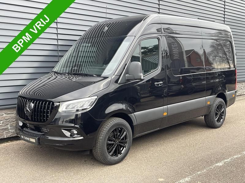 Zwart Nieuw 2024 Mercedes Sprinter Van | € 56.750 - Afbeelding 1/4