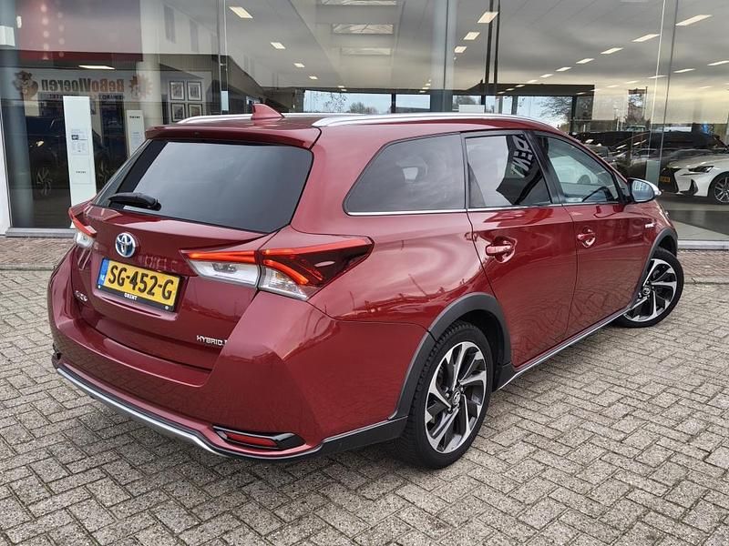Occasion Toyota Auris Hybrid 2018 Rood Stationwagen