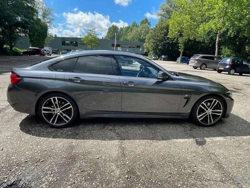 Grijs Gebruikt 2021 BMW 418 M Sport Coupé | € 24.900 (Eerlijke prijs) - Afbeelding 1/4
