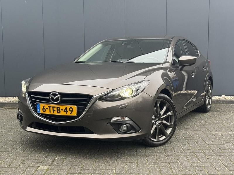 Bruin Occasion 2014 Mazda 3 Sedan | € 9.995 (Iets duurder) - Afbeelding 1/4