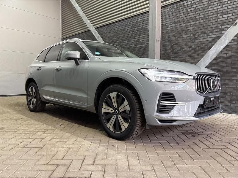 Grijs Gebruikt 2025 Volvo XC60 Plus SUV | € 58.800 (Super prijs) - Afbeelding 1/1