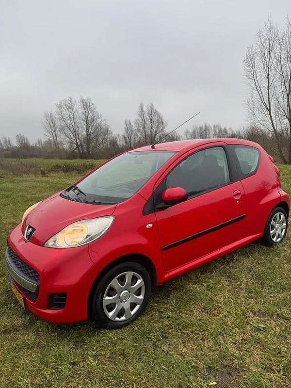 Gebruikt 2011 Peugeot 107 Hatchback | € 2.350 (Goede deal) - Afbeelding 1/4