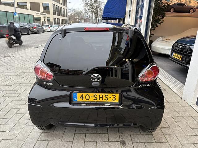 Occasion Toyota Aygo 68 PK (50 kW) 2011 Zwart Hatchback