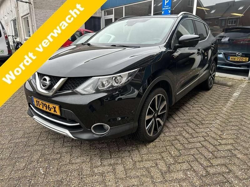 Zwart (metallic) Occasion 2016 Nissan Qashqai Tekna SUV | € 9.750 (Goede deal) - Afbeelding 1/4
