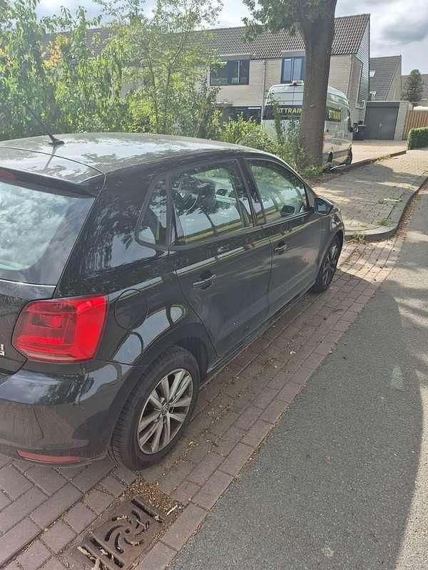 Zwart Gebruikt 2015 VW Polo Highline Hatchback | € 7.500 (Super prijs) - Afbeelding 1/4