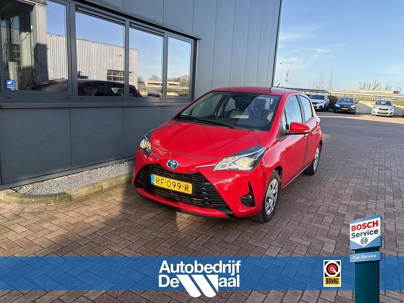 Occasion Toyota Yaris Hybrid 2017 Rood Hatchback