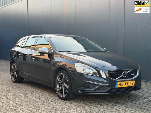 Grijs Occasion 2012 Volvo V60 R-Design Stationwagen | € 9.450 (Duur) - Afbeelding 1/4