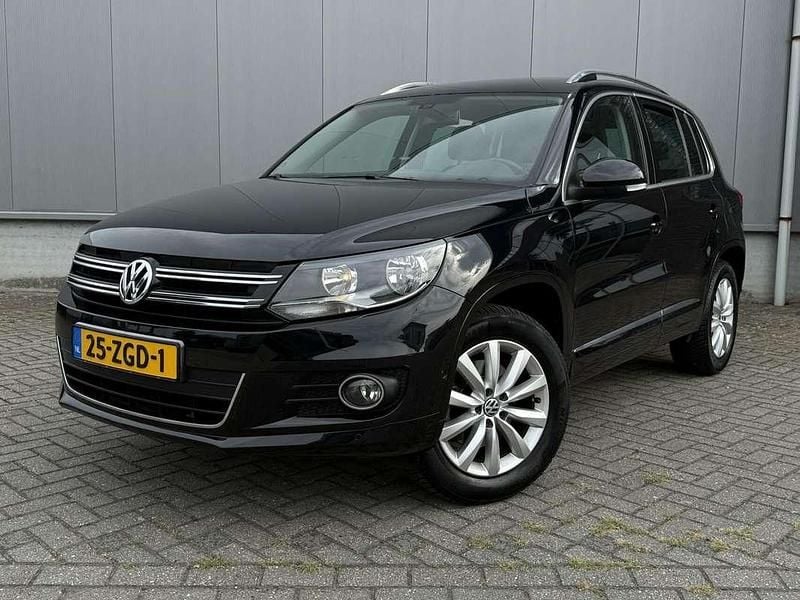 Zwart Gebruikt 2012 VW Tiguan R-line Edition SUV | € 11.950 (Goede deal) - Afbeelding 1/4
