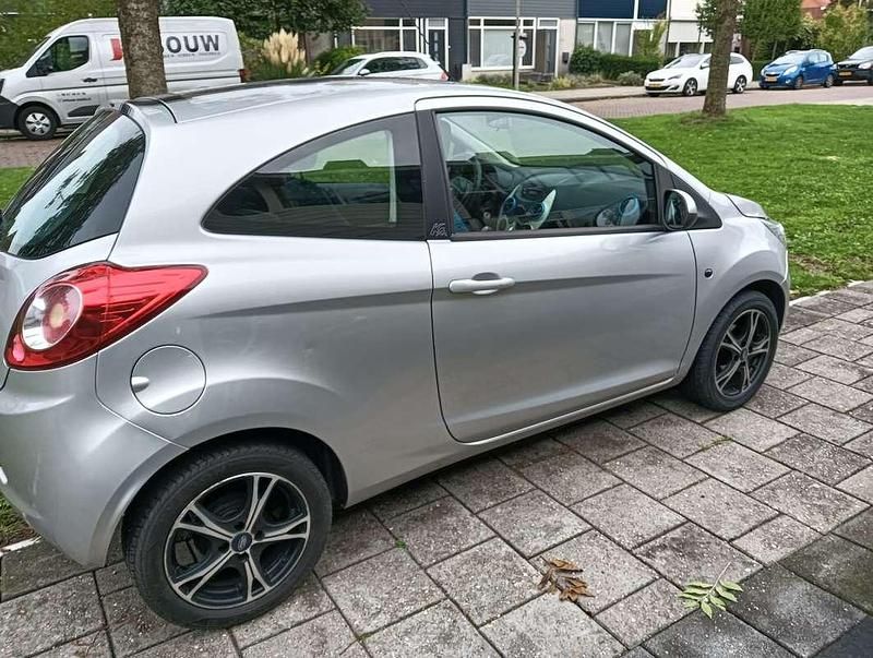 Occasion Ford Ka Trend 69 PK (50 kW) 2010 Zilver Hatchback