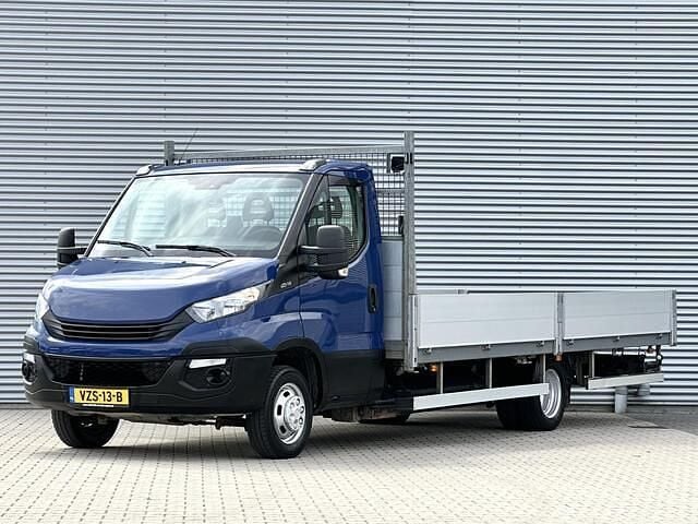 Blauw Gebruikt 2017 Iveco Daily Van | € 14.950 (Duur) - Afbeelding 1/4