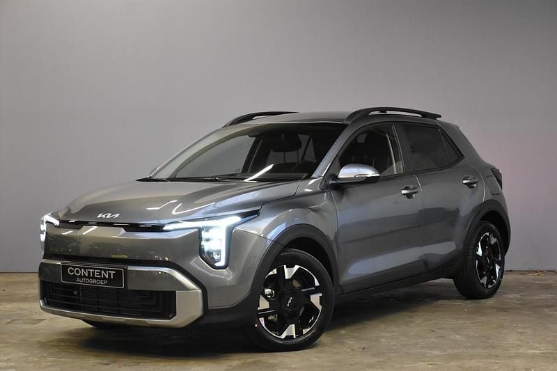 Astro gray (rood metallic) Nieuw 2026 Kia Stonic SUV | € 29.340 (Eerlijke prijs) - Afbeelding 1/4