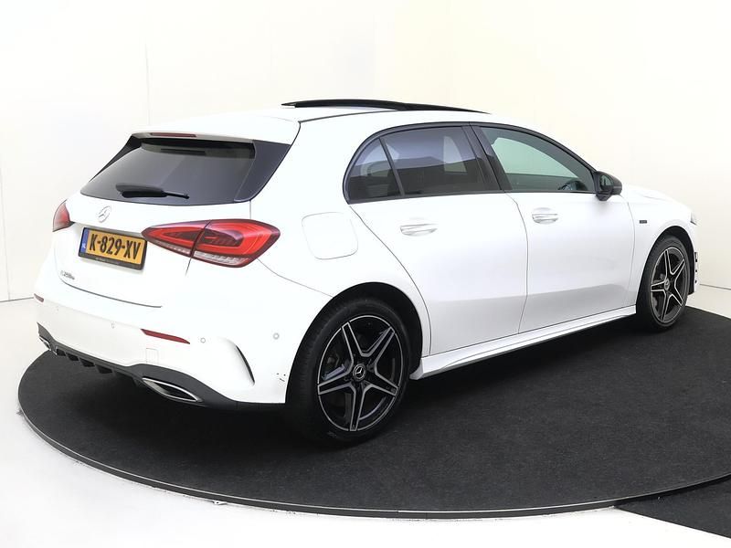 Occasion Mercedes A250 Business 218 PK (160 kW) 2021 Wit Hatchback