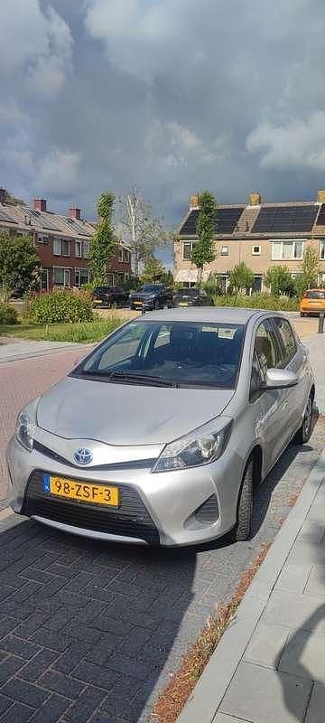 Gebruikt 2013 Toyota Yaris Hybrid Sedan | € 9.250 (Super prijs) - Afbeelding 1/4
