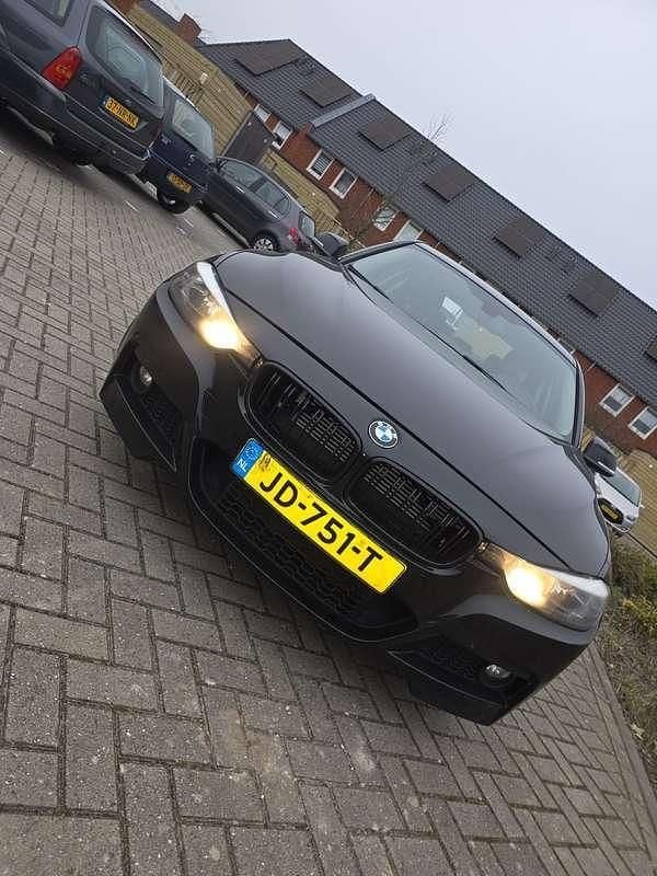 Occasion BMW 330 184 PK (135 kW) 2016 Zwart Sedan