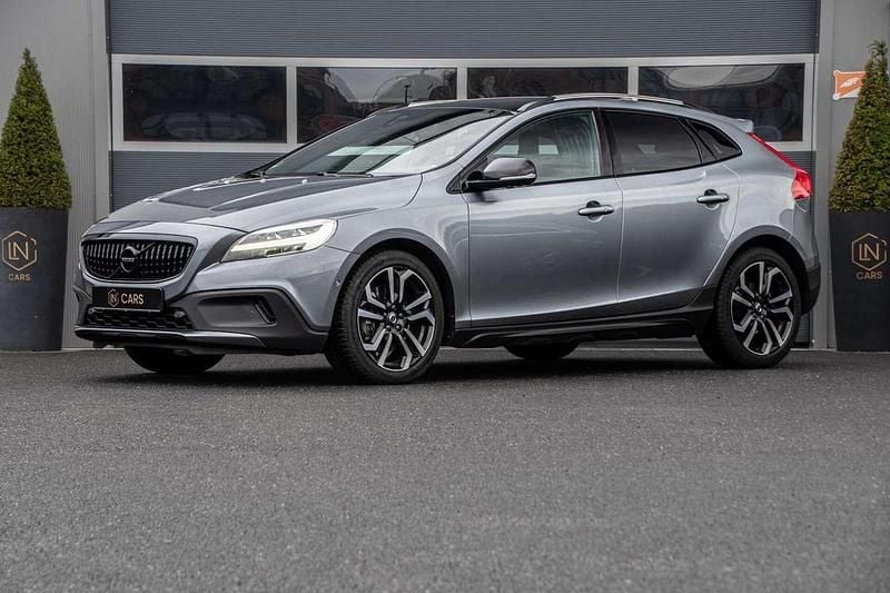 Grijs Gebruikt 2019 Volvo V40 CC Stationwagen | € 17.950 (Eerlijke prijs) - Afbeelding 1/4