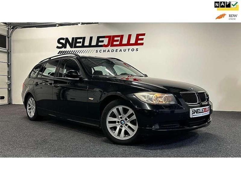 Zwart Gebruikt 2007 BMW 318 Executive Stationwagen | € 1.450 (Super prijs) - Afbeelding 1/4