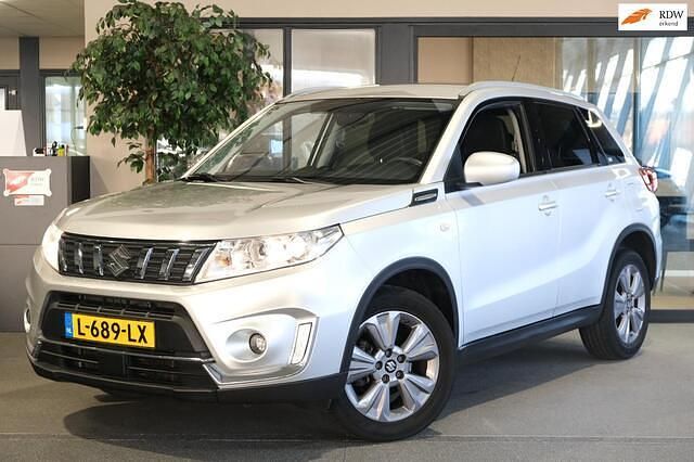 Grijs Occasion 2019 Suzuki Vitara SUV | € 15.950 (Goede deal) - Afbeelding 1/4
