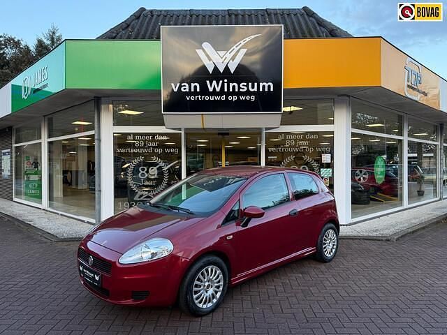 Rood Gebruikt 2011 Fiat Grande Punto Hatchback | € 3.500 (Duur) - Afbeelding 1/4