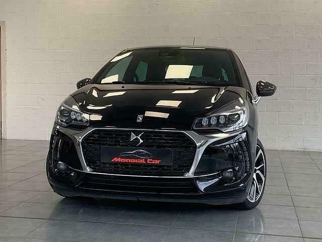 Occasion DS Automobiles DS3 So Chic 110 PK (80 kW) 2018 Zwart Sedan