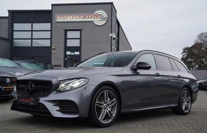 Grijs, metallic lak Occasion 2017 Mercedes E200 Prestige Stationwagen | € 27.995 (Iets duurder) - Afbeelding 1/4