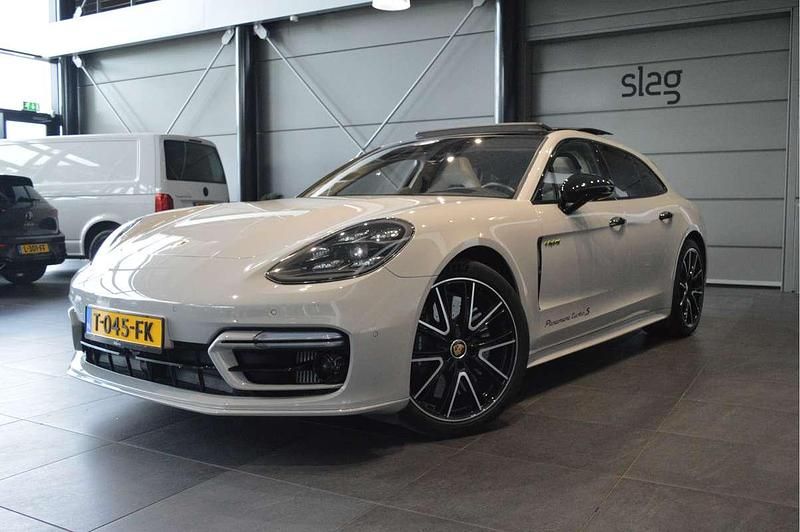 Grijs Occasion 2021 Porsche Panamera Sport Turismo Stationwagen | € 119.990 (Duur) - Afbeelding 1/4