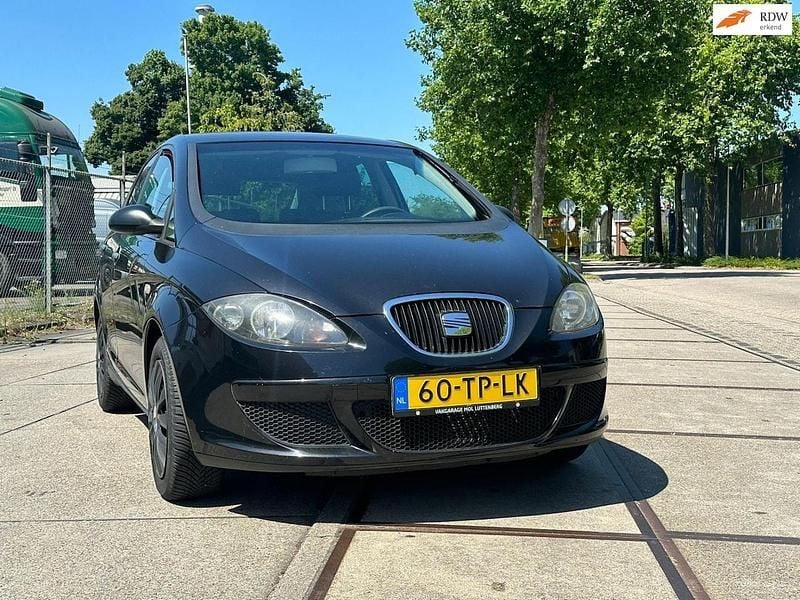 Zwart Occasion 2006 Seat Altea MPV | € 1.950 (Goede deal) - Afbeelding 1/4