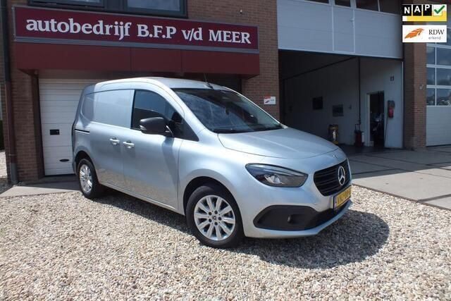 Grijs Gebruikt 2021 Mercedes Citan 110 Van | € 10.950 - Afbeelding 1/4