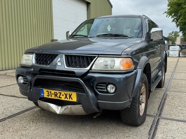Grijs Gebruikt 2005 Mitsubishi Pajero Intense SUV | € 2.999 (Super prijs) - Afbeelding 1/4