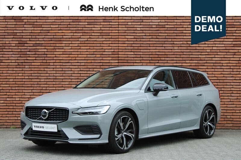 Grijs Gebruikt 2025 Volvo V60 Core Stationwagen | € 56.950 (Duur) - Afbeelding 1/4