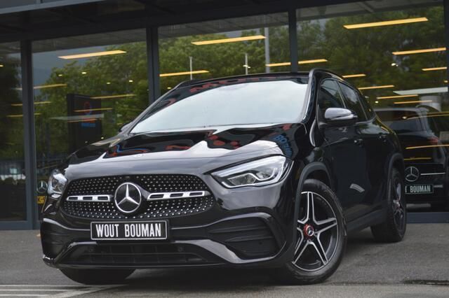 Zwart, metallic lak Gebruikt 2021 Mercedes GLA200 AMG SUV | € 38.900 (Eerlijke prijs) - Afbeelding 1/4