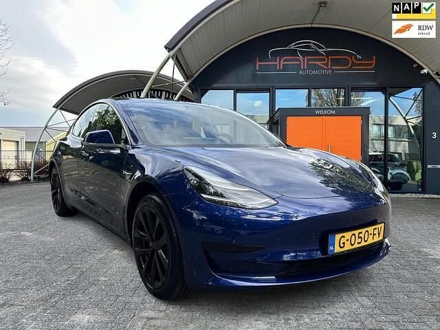 Blauw Gebruikt 2019 Tesla Model 3 Standard Range Sedan | € 19.880 (Eerlijke prijs) - Afbeelding 1/4