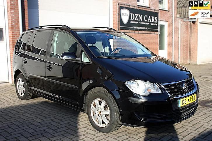 Zwart Gebruikt 2007 VW Touran MPV | € 3.475 (Eerlijke prijs) - Afbeelding 1/4