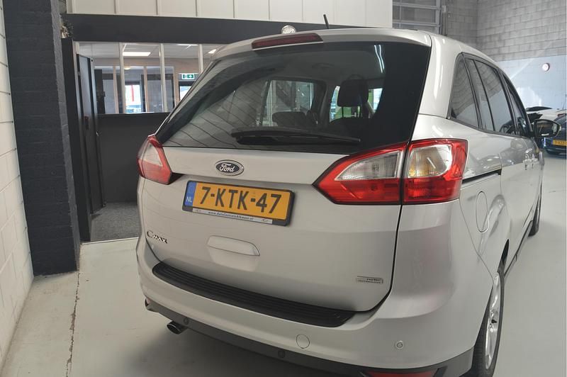 Occasion Ford Grand C-Max Trend 127 PK (93 kW) 2013 Grijs MPV