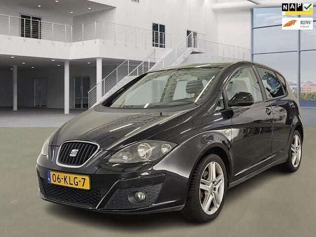 Zwart Occasion 2010 Seat Altea Style MPV | € 2.999 (Eerlijke prijs) - Afbeelding 1/4
