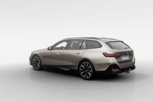 Oxidgrau metallic (grijs metallic) Nieuw 2025 BMW i5 M Sport Sedan | € 98.510 (Iets duurder) - Afbeelding 1/4