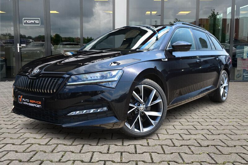 Zwart, metallic lak Gebruikt 2020 Skoda Superb SportLine Stationwagen | € 24.900 (Iets duurder) - Afbeelding 1/4