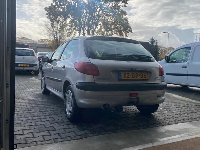 Occasion Peugeot 206 75 PK (55 kW) 1999 Grijs Hatchback