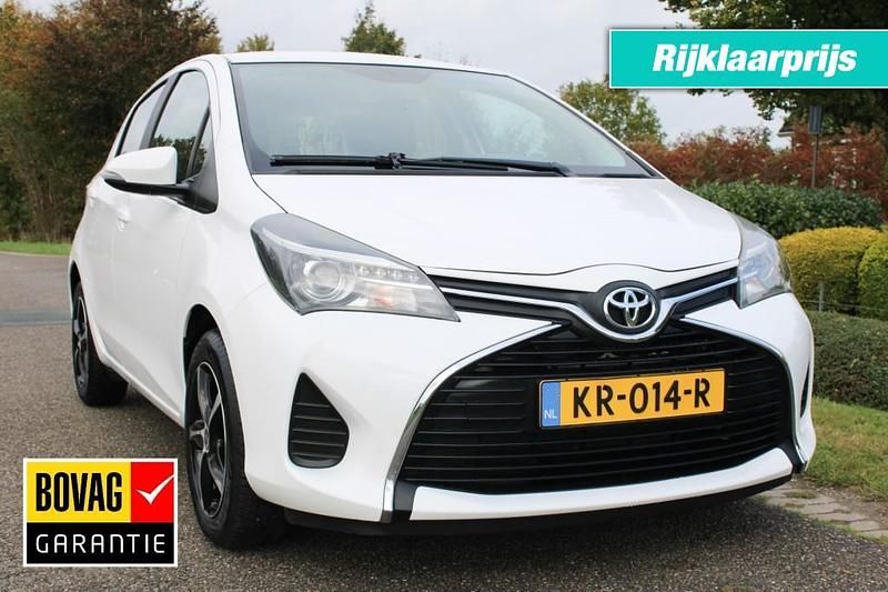Wit Occasion 2016 Toyota Yaris Hatchback | € 8.900 (Eerlijke prijs) - Afbeelding 1/4