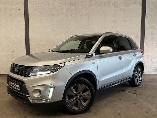 Zilver (metallic) Occasion 2021 Suzuki Vitara SUV | € 17.450 (Goede deal) - Afbeelding 1/4